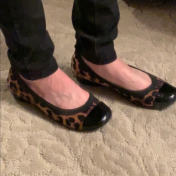 Kenneth Cole leopard flats for women - Picture 4 of 5